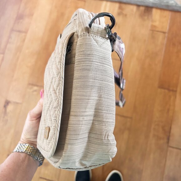 Lug Flapper SE Convertible Crossbody Tan Bag - Picture 2 of 16